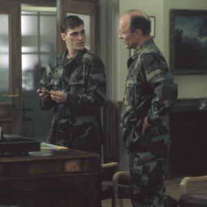 Still of Ed Harris and Joaquin Phoenix in Buffalo Soldiers 2001