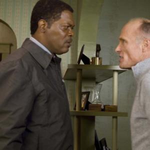 Still of Samuel L. Jackson and Ed Harris in Cleaner (2007)
