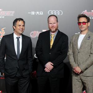 Robert Downey Jr Mark Ruffalo and Joss Whedon at event of Kersytojai 2 2015