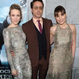 Robert Downey Jr., Noomi Rapace and Rachel McAdams at event of Serlokas Holmsas: Seseliu zaidimas (2011)
