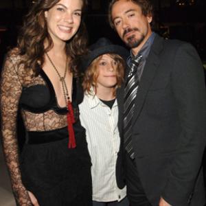 Robert Downey Jr., Michelle Monaghan and Indio Falconer Downey at event of Kiss Kiss Bang Bang (2005)