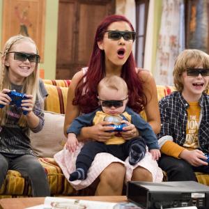 Still of Ariana Grande and Griffin Kane in Sam & Cat (2013)