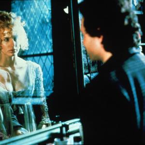 Still of Steve Guttenberg and Daryl Hannah in High Spirits (1988)