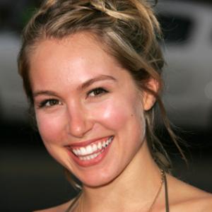 Sarah Carter at event of Undiscovered 2005