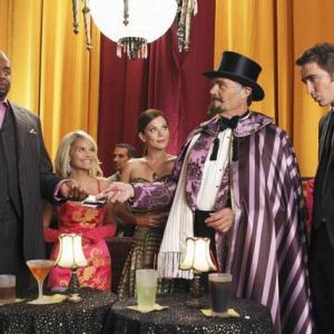 Still of Kristin Chenoweth, Chi McBride, Fred Willard and Lee Pace in Pushing Daisies (2007)