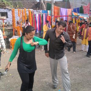 Salman Khan & Shabina Khan on the sets of Dabbang