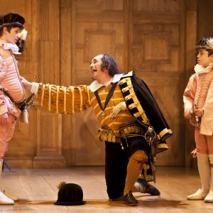 Lorenzo (right) on stage of RICHARD III as Richard, Duke of York, with Mark Rylance (centre) as Richard III and Austin Moulton (left) as Prince Edward, at Apollo Theatre, London (2013)