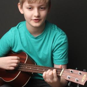Chris Richards plays the Uke in Finding Neverland