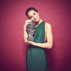 Irene Escolar winning Best New Actress in the Goya Awards for her first leading role in An Autumn without Berlin