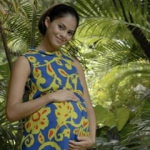 Clara- pregnant in Banco Popular Viva Navidad Production