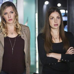 Still of Katie Cassidy and Anna Hopkins in Strele 2012