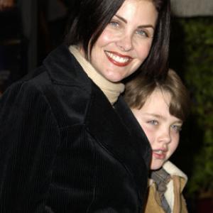 Sherilyn Fenn and Myles Holliday at event of Haris Poteris ir paslapciu kambarys (2002)