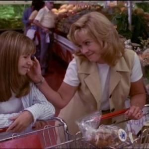 Still of Beverley Mitchell and Catherine Hicks in 7th Heaven 1996