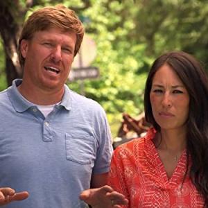 Still of Chip Gaines and Joanna Gaines in Fixer Upper 2013