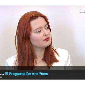 Carlota Nez Strutt debatiendo en el programa de Ana Rosa Tele 5