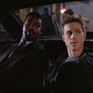 Still of Eric Close and Dennis Haysbert in Now and Again (1999)