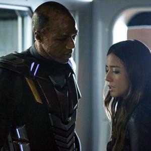Still of J. August Richards, Cobie Smulders and Chloe Bennet in Agents of S.H.I.E.L.D. (2013)