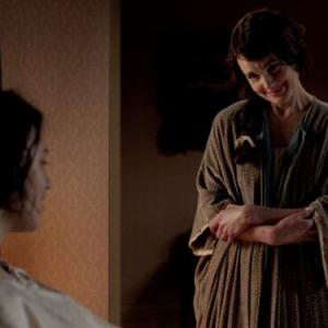 Still of Elizabeth McGovern and Jessica Brown Findlay in Downton Abbey 2010