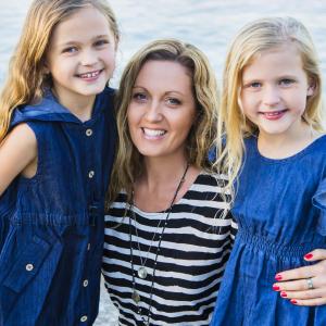 Theresa-Anne Webb with her 2 daughters Summer Robertson (left) & Jessi Robertson (right)