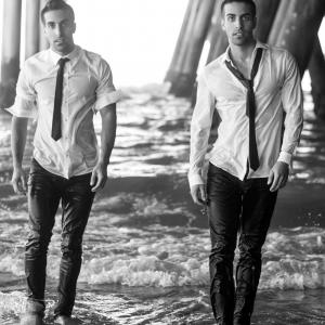 Dotan Ryder (Right) & identical twin brother Aidan Ryder (Left)