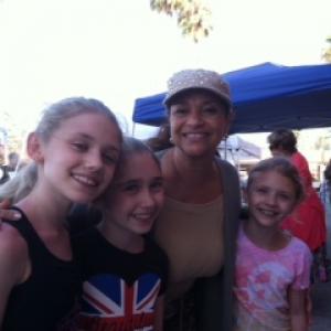 Lauren with her sisters and Debbie Allen during rehearsals for Brothers of the Knight