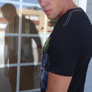 Jamie Stone during shoot at a beach house in Malibu, California.