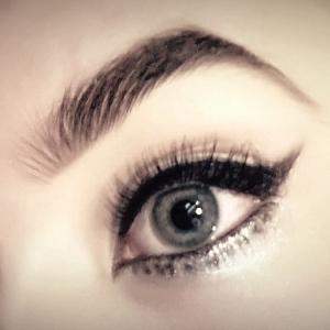 Harlequin- Eyes & Brow Close up