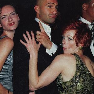 (L-R) Rochelle Rose, Billy Zane and Frances Fisher attend the Paramount Pictures Academy Awards party, March 1998