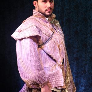 Character Lord Enrique Play La Reina virgen