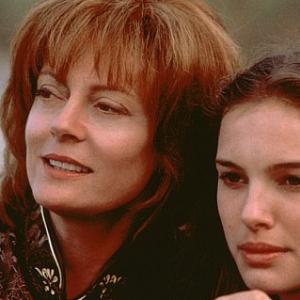 Still of Natalie Portman and Susan Sarandon in Anywhere But Here (1999)
