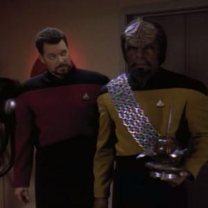 Still of Michael Dorn and Jonathan Frakes in Star Trek: The Next Generation (1987)