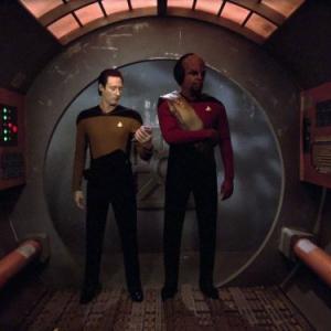 Still of Michael Dorn and Brent Spiner in Star Trek: The Next Generation (1987)