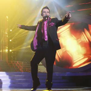 Pavel Vladimirov as Robbie Williams in the TVshow Your Face Sounds Familiar 2014